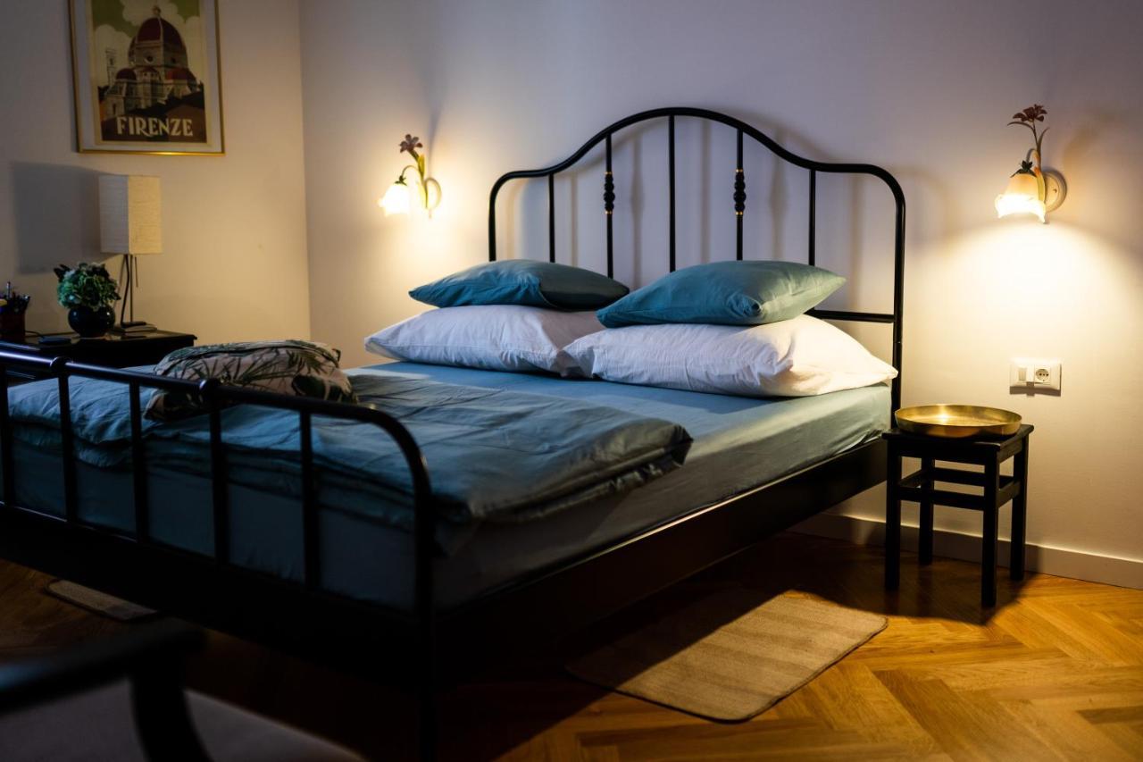 Guesthouse Riba เวอร์ซาร์ ภายนอก รูปภาพ