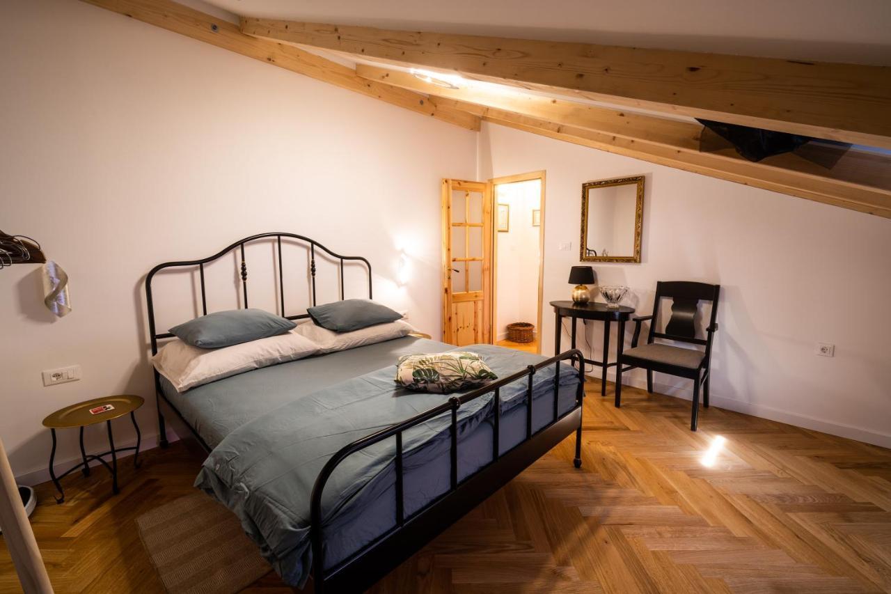 Guesthouse Riba เวอร์ซาร์ ภายนอก รูปภาพ