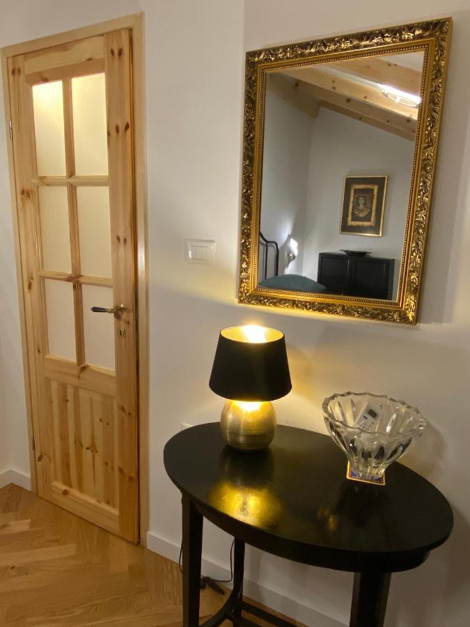 Guesthouse Riba เวอร์ซาร์ ภายนอก รูปภาพ