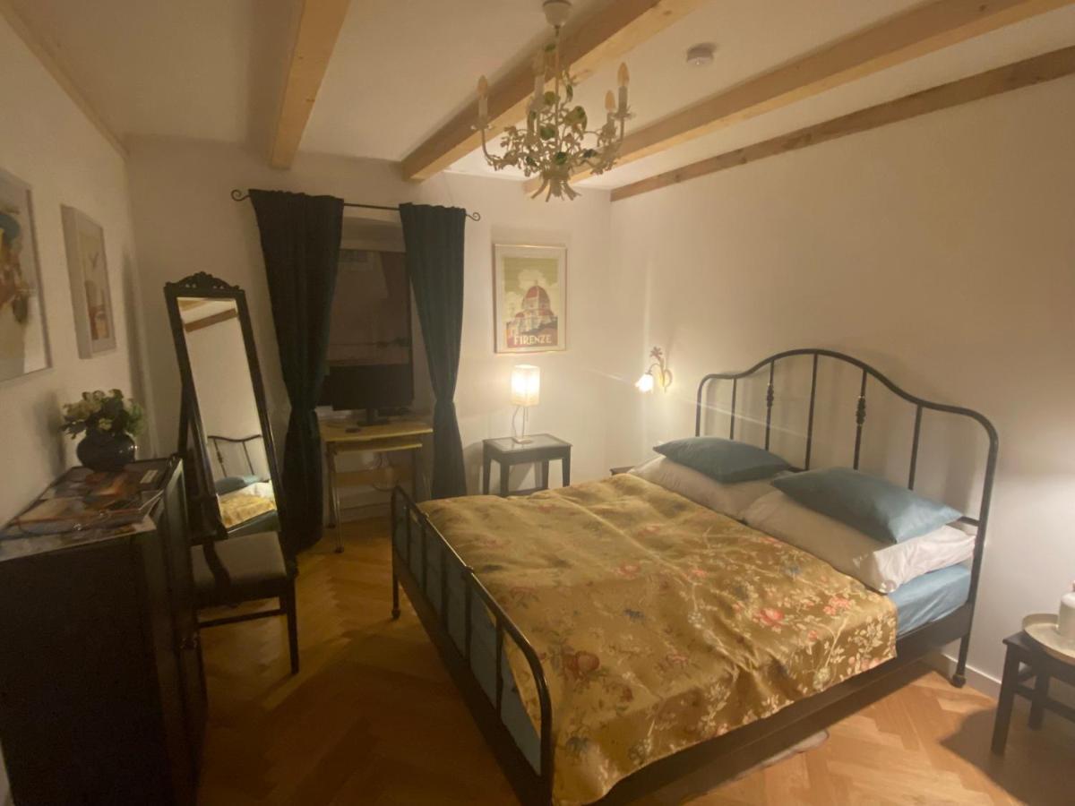 Guesthouse Riba เวอร์ซาร์ ภายนอก รูปภาพ
