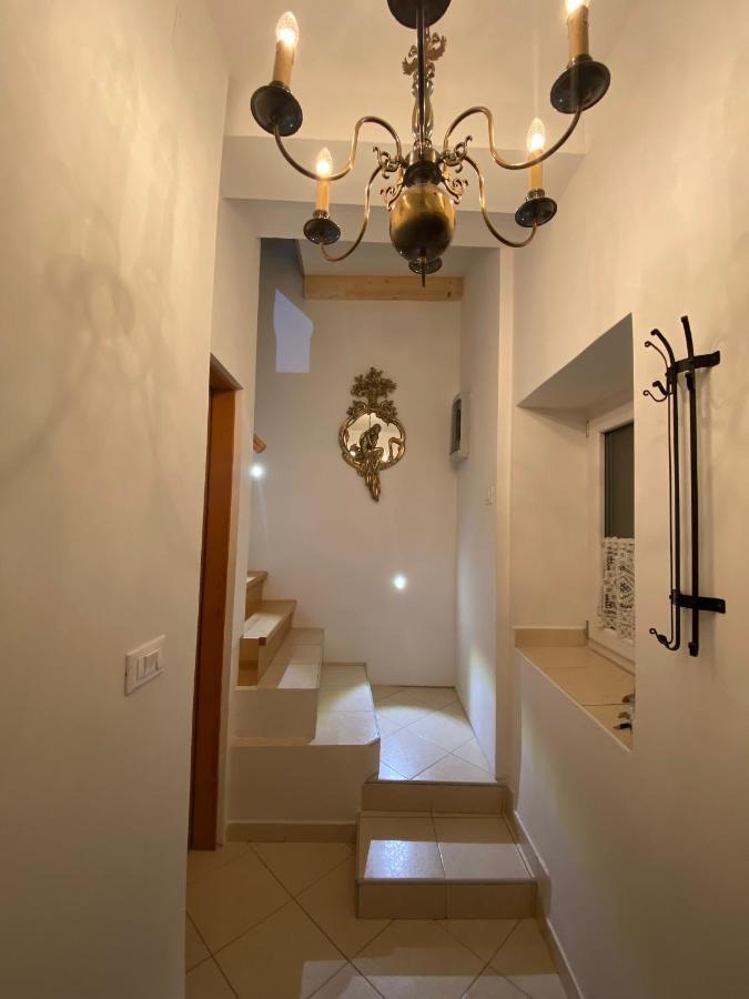Guesthouse Riba เวอร์ซาร์ ภายนอก รูปภาพ